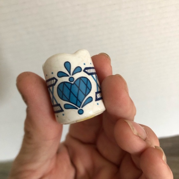 Vtg Russ Ceramic Miniature Cups - Picture 5 of 11